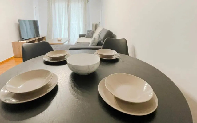 Kodrigktonos Central 77sqm apt in Viktoria