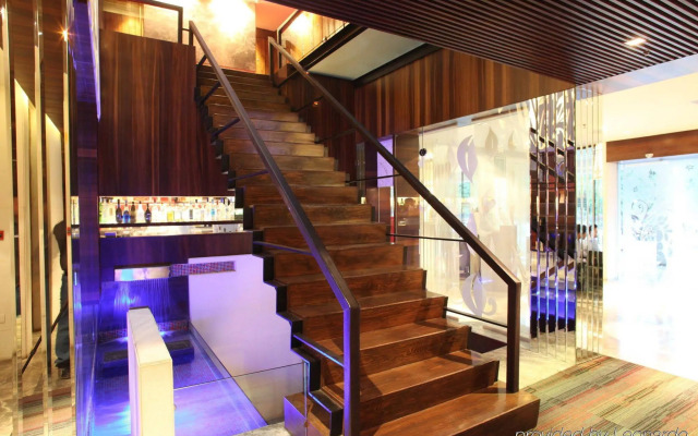 Maya Hotel
