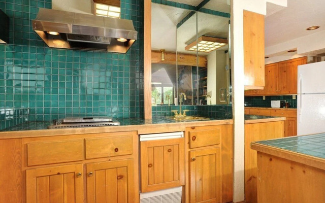 Blue Spruce House 7022