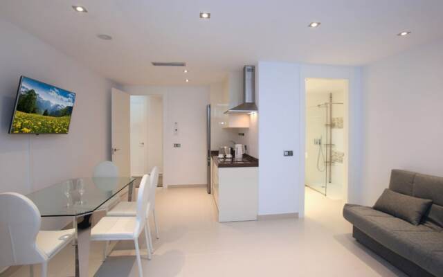 Villa - 5 Bedrooms with Pool, WiFi and Sea views - 105009