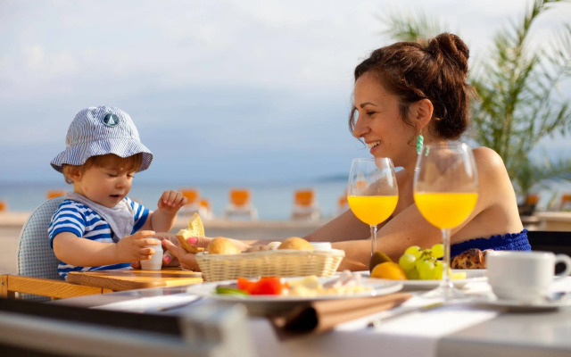 Blue Waves Resort