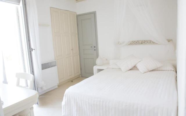 4-bedroom Cycladic Villa with Seaview