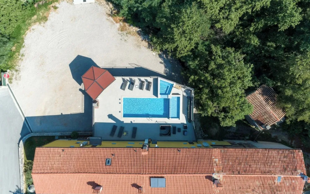 Pool House Klarina