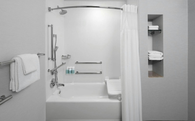 Courtyard by Marriott Santa Clarita Valencia