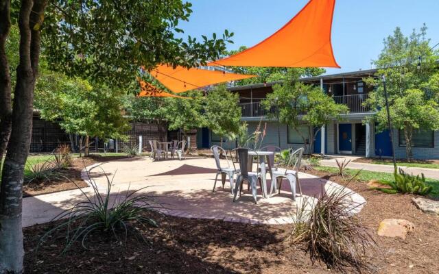 Abode Houston - Norfolk