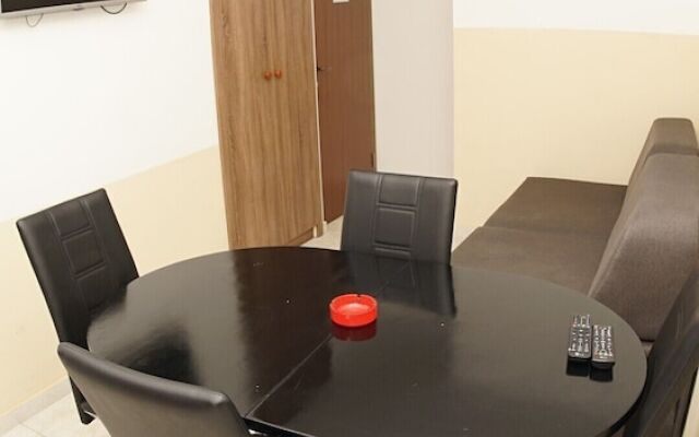 Inviting Apartment 7 Sleeps 4 Guests