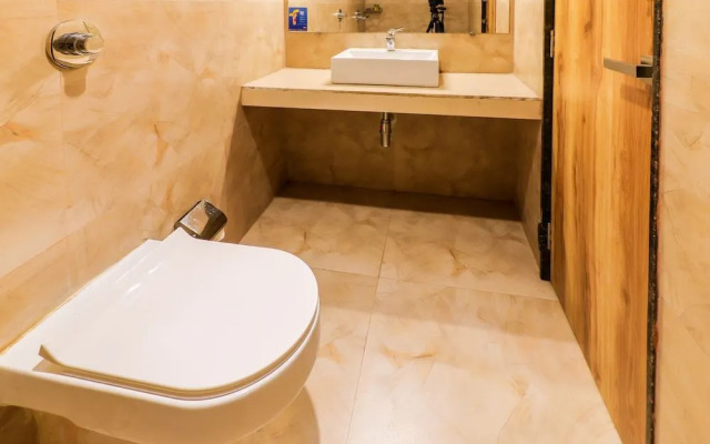 FabHotel Byaris International