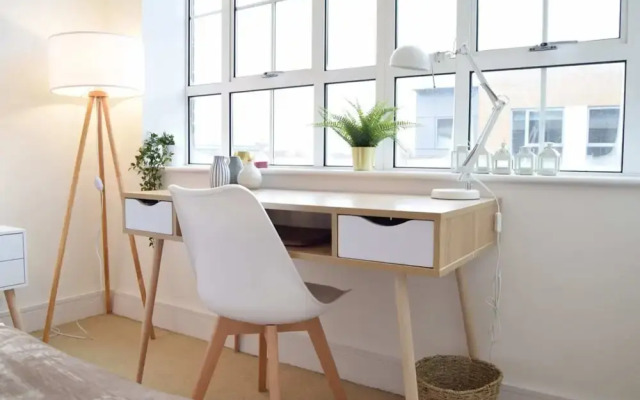 Bright Warehouse Conversion in Buzzing Peckham