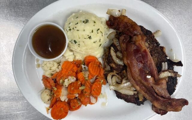 Bears Den Lounge and Motel