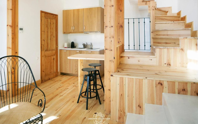 Alfama Deluxe Duplex 53 by Lisbonne Collection