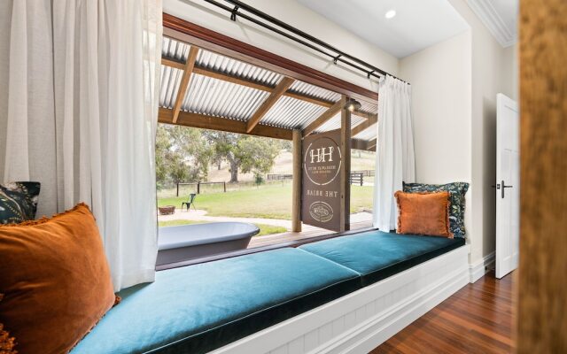 Grandview Accommodation - Hideaway Huts