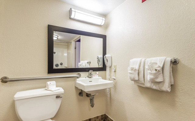 Red Roof Inn Milwaukee – Airport/Oak Creek