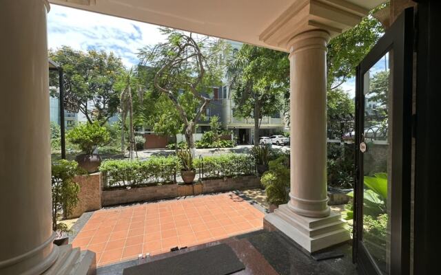 Capital O 1183 Villa Le Na