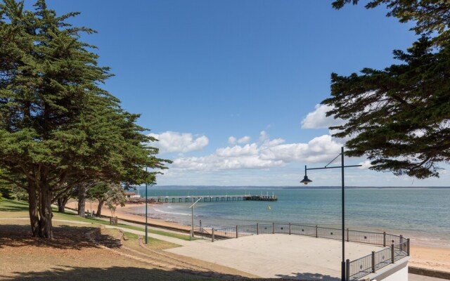 The Executive Beachside Apartment