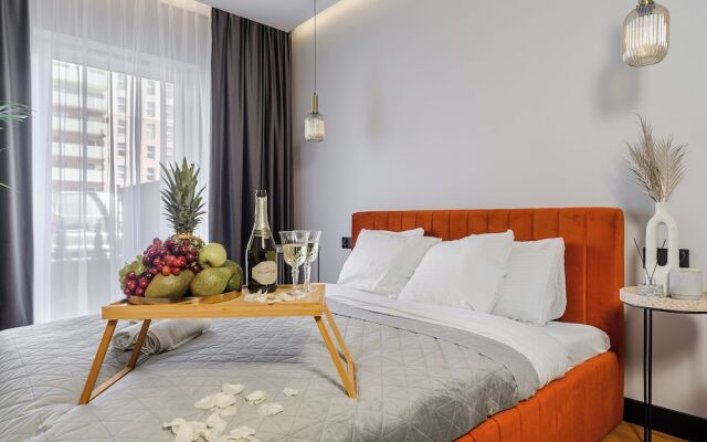 Lumina apart with luxury garden