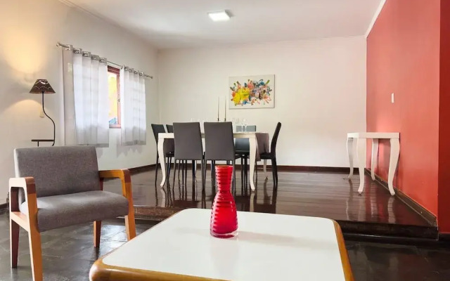 Casa espaçosa na Granja Viana