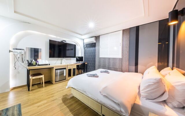 BNW Hotel