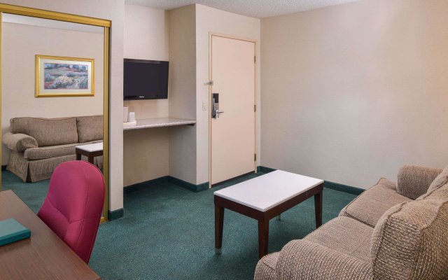 Quality Inn & Suites Walnut - City of Industry