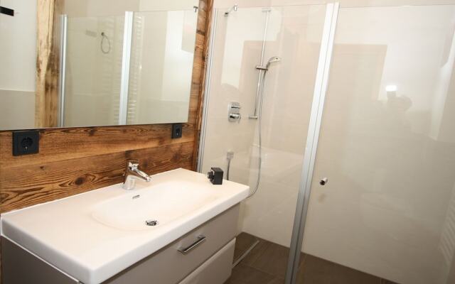 Gorgeous Chalet in Niedernsill with Garden