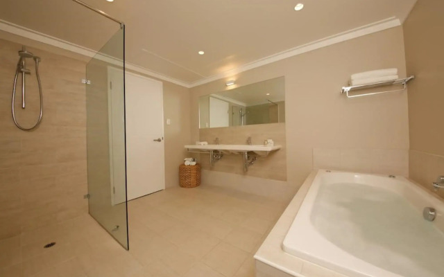 The Marina Hotel - Mindarie