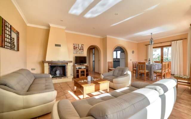Villa - 7 Bedrooms with Pool and WiFi - 104969