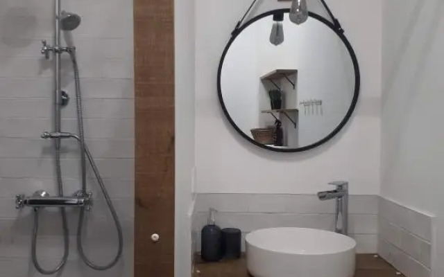 Chez Mr Léon et Mme Léontine