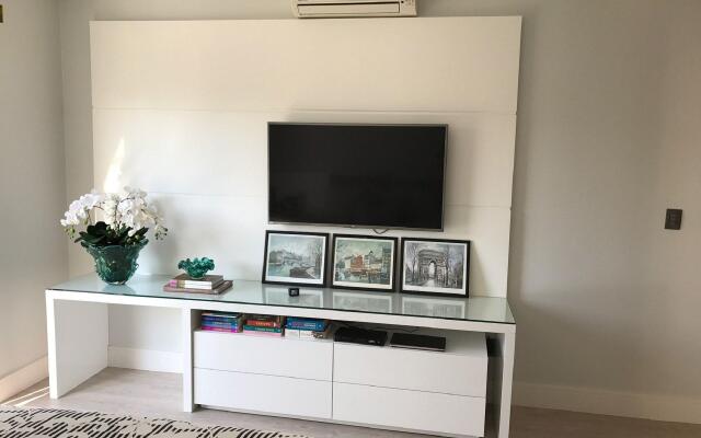 Casa 4 suítes Jurere Internacional