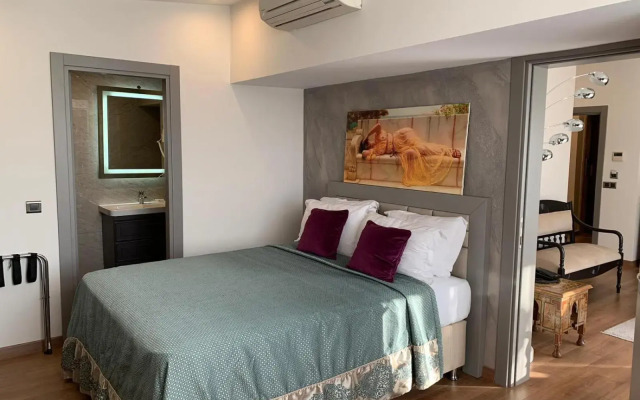 Regency World Hotel&Suites