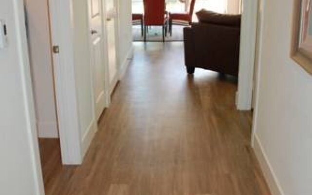 Oakwood At 1060 Glendon Avenue