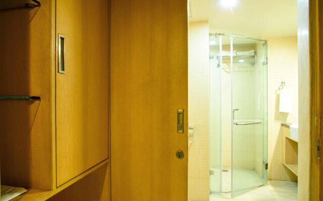 Townhouse OAK Hotel Quality Inn