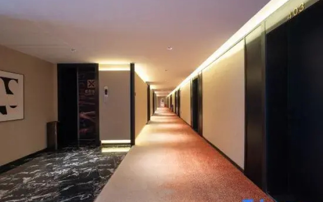 Liling Cichen Grand Hotel (Liquan Road Jiuhong Century Plaza)