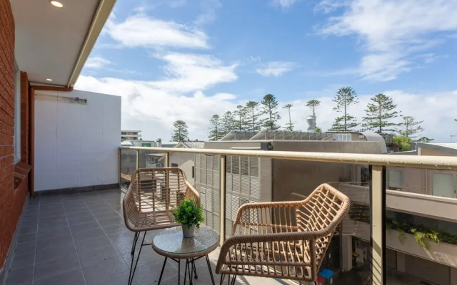 Madecomfy Trendy Apartment on Dee Why Beach