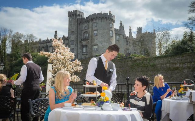 Kilkenny River Court