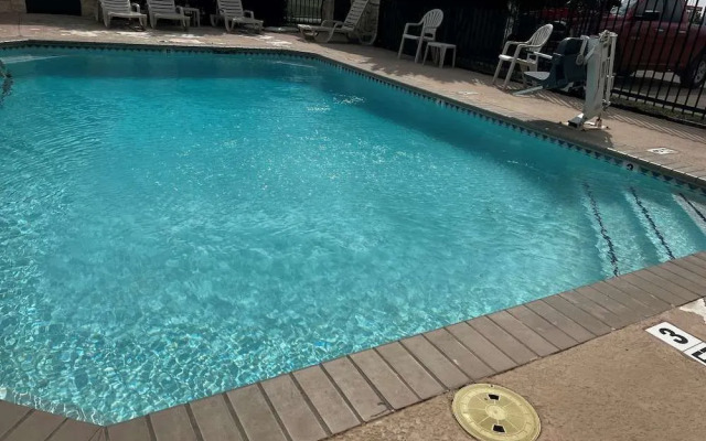 Baymont Inn & Suites Cuero