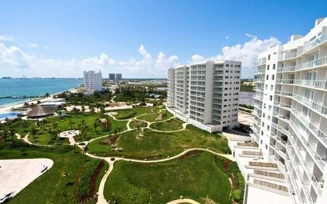 Amara Cancun Beachfront