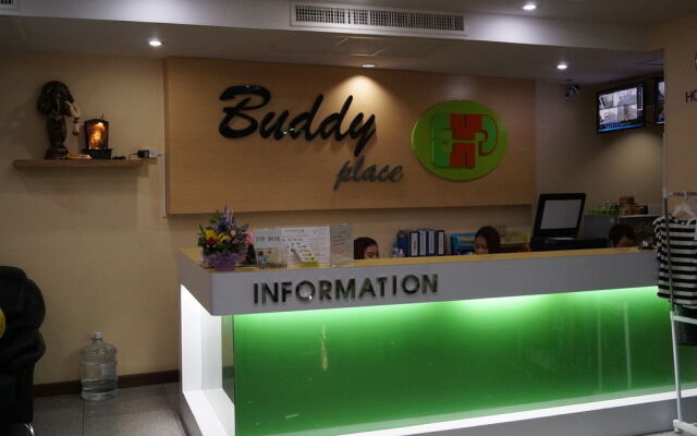 ZEN Rooms Inthamara Soi 49