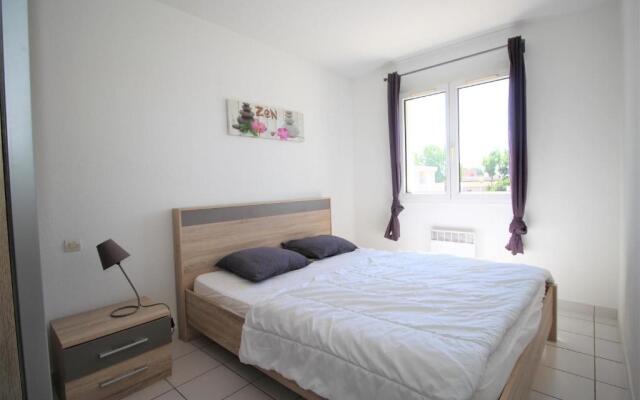 VOILLIERS- T2 avec parking à 700m de la plage