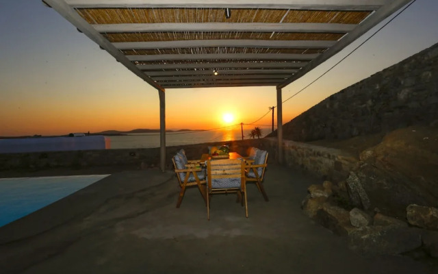 Nikoi Villas