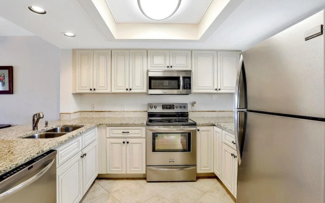 Eagle Cay Building 3-204