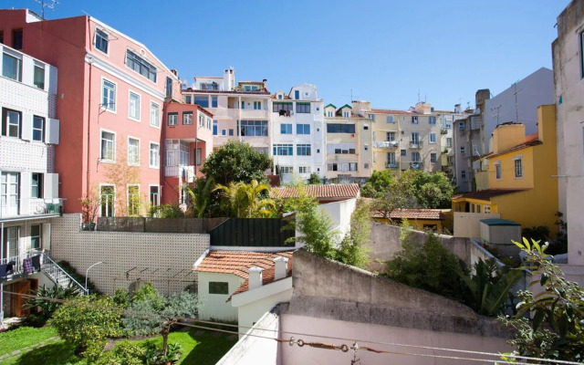 ALTIDO Fantastic 3BR Apt w/ City Views & Workspace in Principe Real