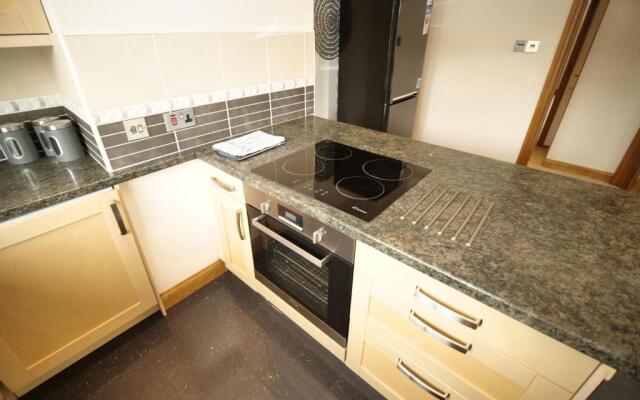 Town Centre Apartment Sleeps 9
