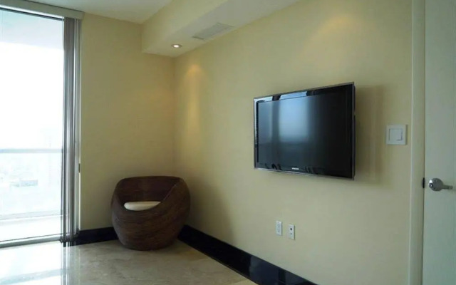 Luxury Apartments at 50 Biscayne