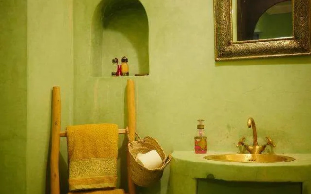 Riad Sardinas & Chili