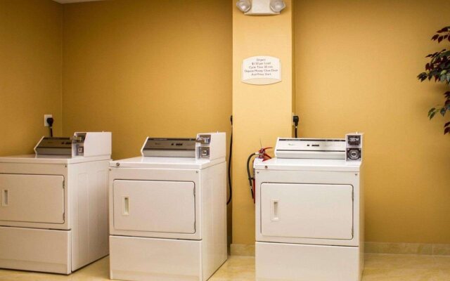 Comfort Inn Syosset - Long Island
