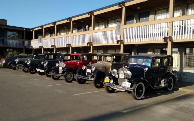 Thunderbird Motor Inn