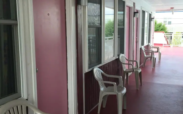 Skylark Resort Motel