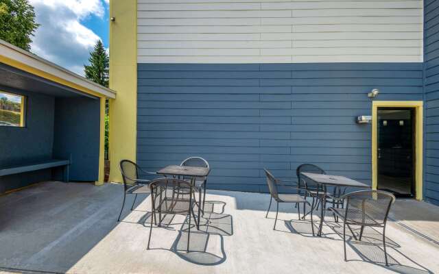 Days Inn by Wyndham Somerset PA I-70 I-76