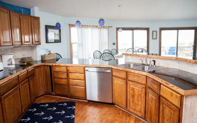 Dune Rose 3 Bedroom Cottage by RedAwning