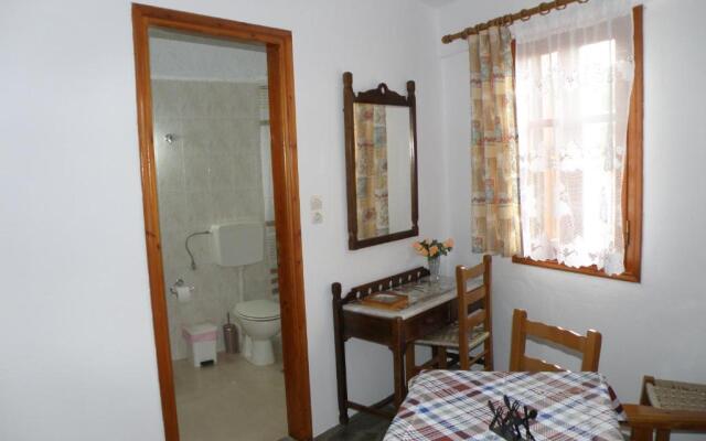 Triopetra Martha Giannis Stone House