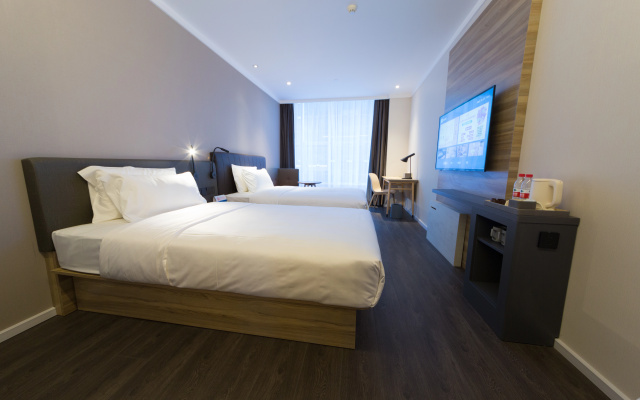 HanTing Hotel (Binzhou Bohai Shibalu IFC Shopping Center)